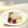 Aretes Geometría Elegante Carmín