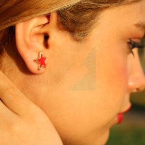 Aretes Red Star