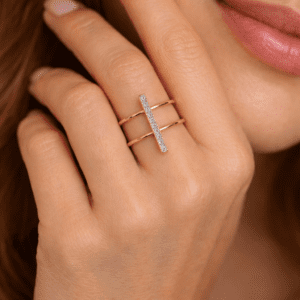 Anillo camino de circonias